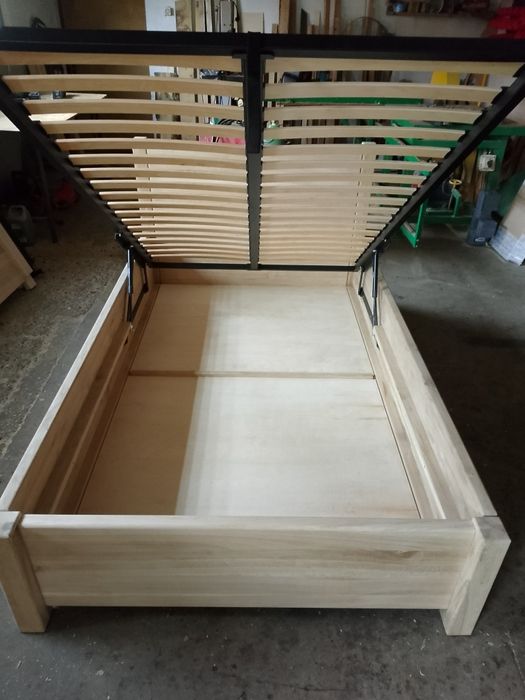 Łóżko dębowe z pojemnikiem