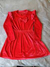Czerwona sukienka dla dziewczynki