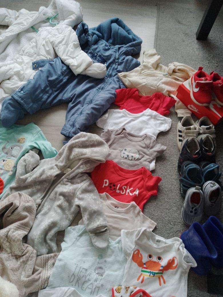 Wyprawka chłopięca/dziewczęca 56, 62, 68 paka ubrań, buty i kombinezon