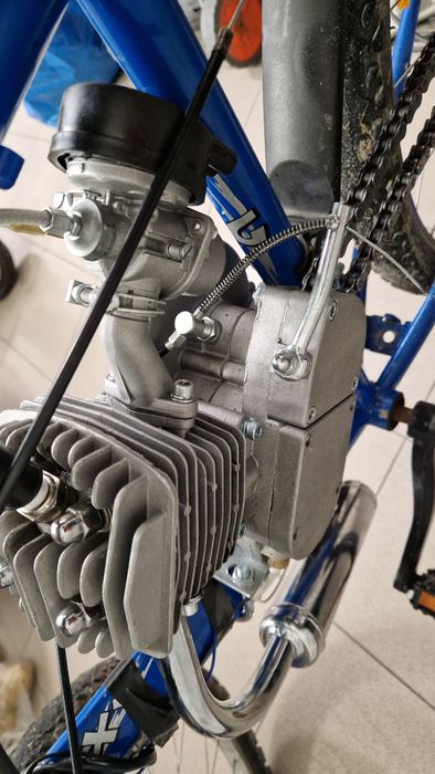 Rower z silnikiem spalinowym 80cc.