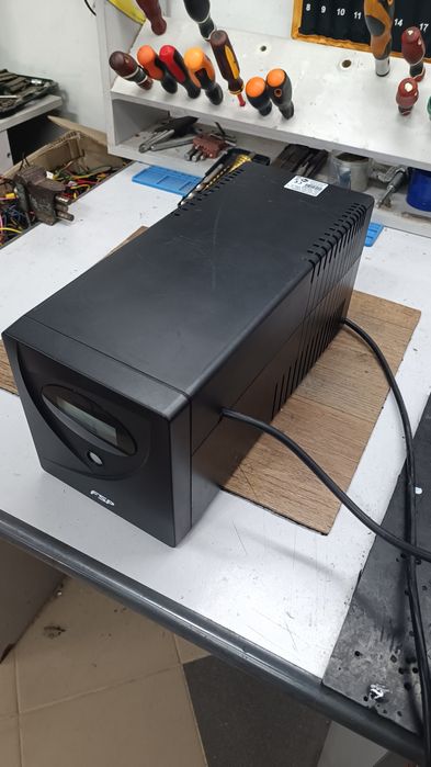 Инвертор бесперебойного живлення 220в