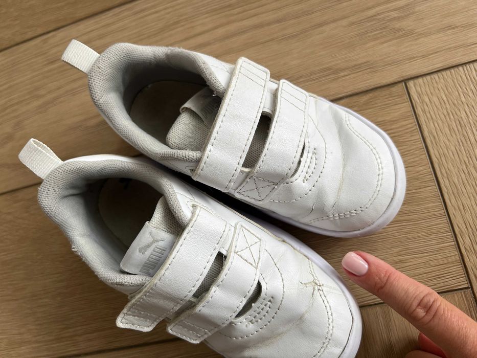 Buty sportowe na rzepy Puma Courtflex v2 białe rozmiar 25