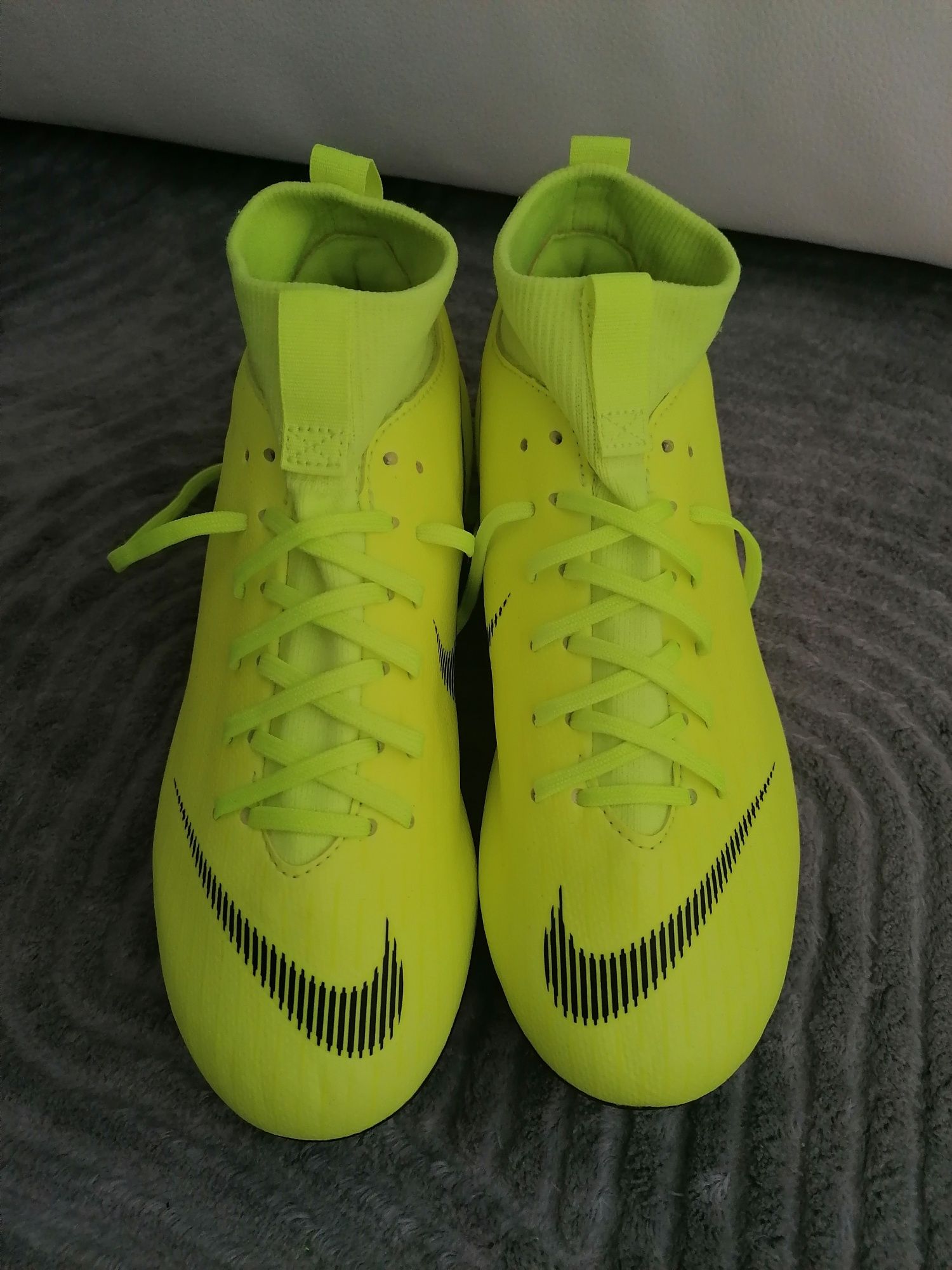 Korki piłkarskie dziecięce Nike Mercurial wkręty 35,5 rozm.