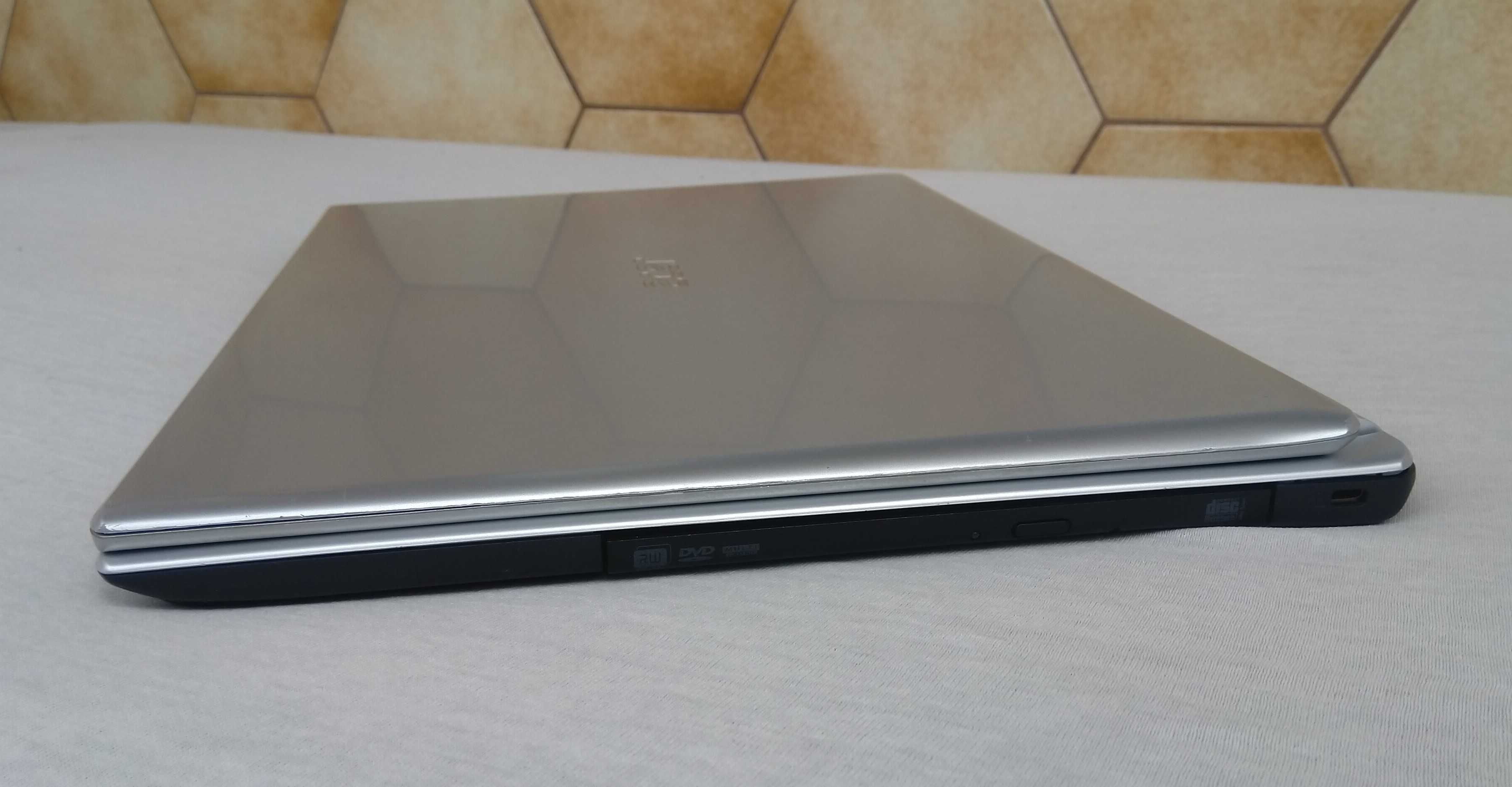 Acer V5-571P 15,6" DOTYK, i3/ SSD256GB/ 6GB RAM/ Intel HD Graphics