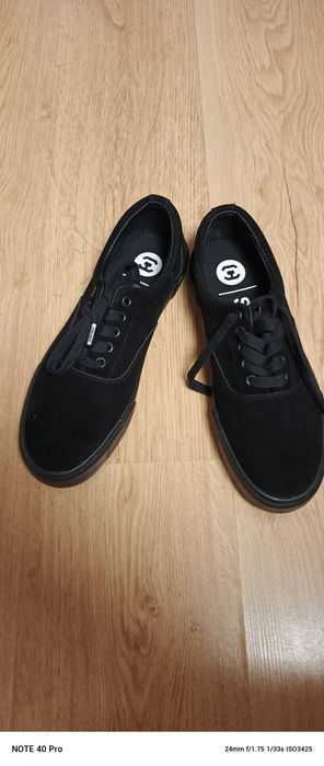 Nowe trampki firmy Cropp