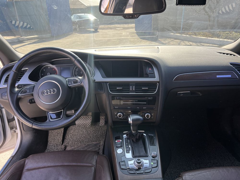 Продам Audi A4 B8 2.0tdi quattro