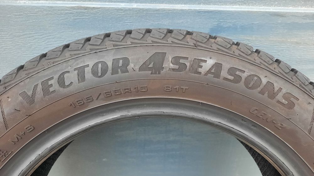 Goodyear 165/65 R15 Vector 4Seasons