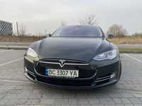 Tesla S 85 Європа