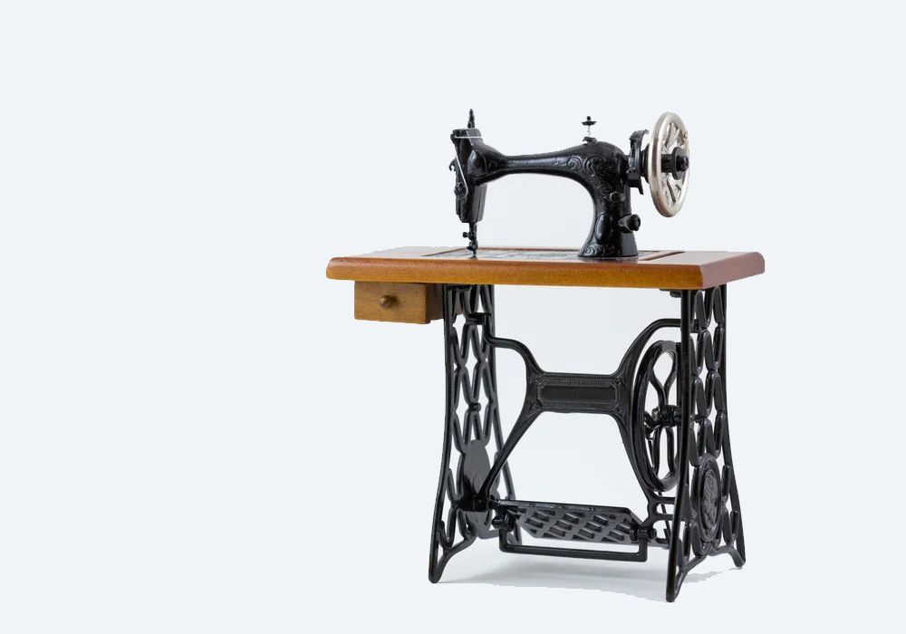 Compro Máquina de costura elétrica, pagamento em dinheiro.