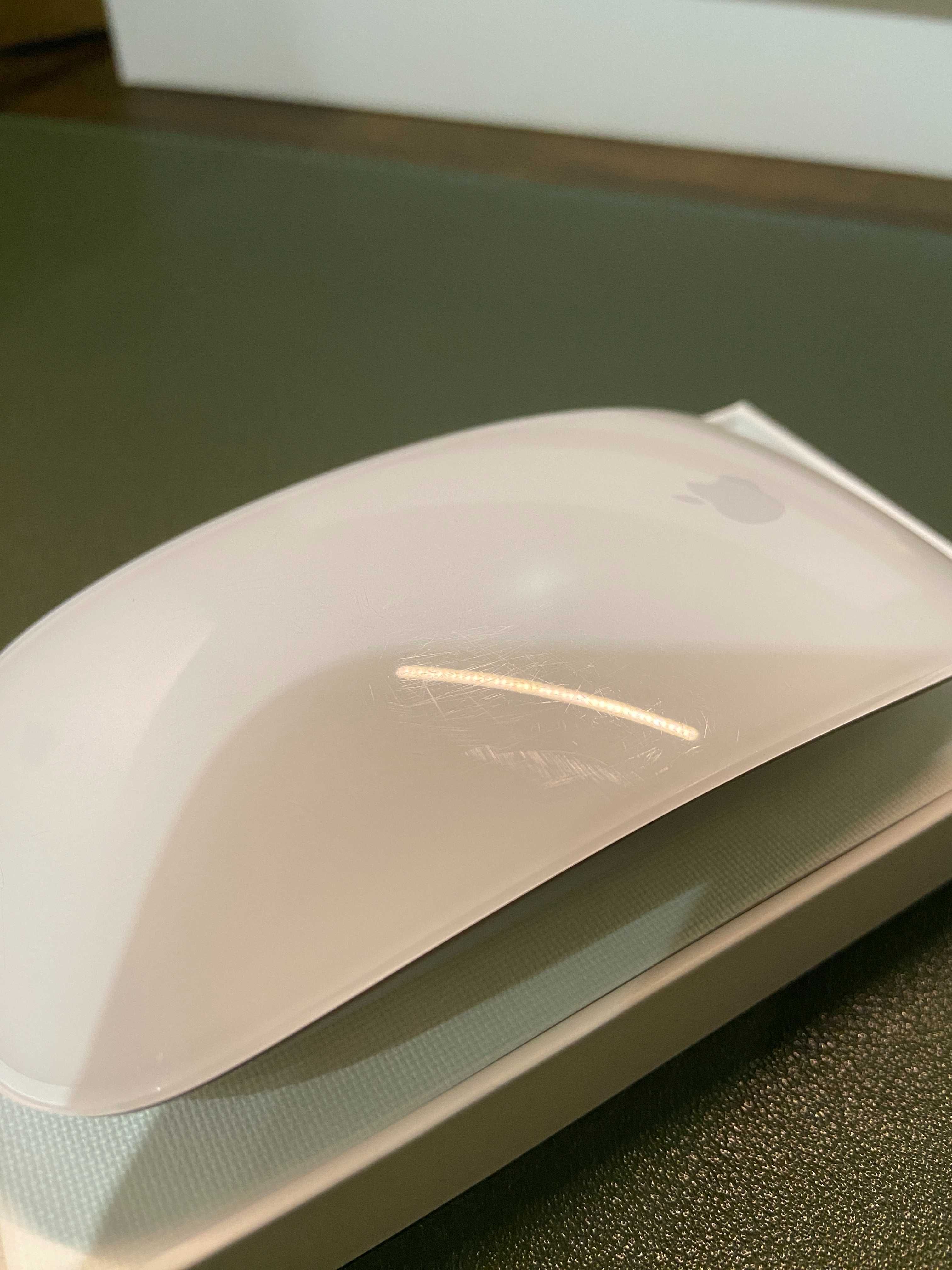 Apple Magic Mouse 3 (Prateado/Branco)