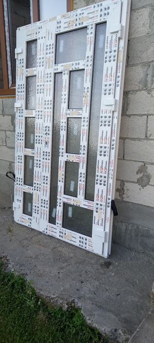 Двері метолопластикові