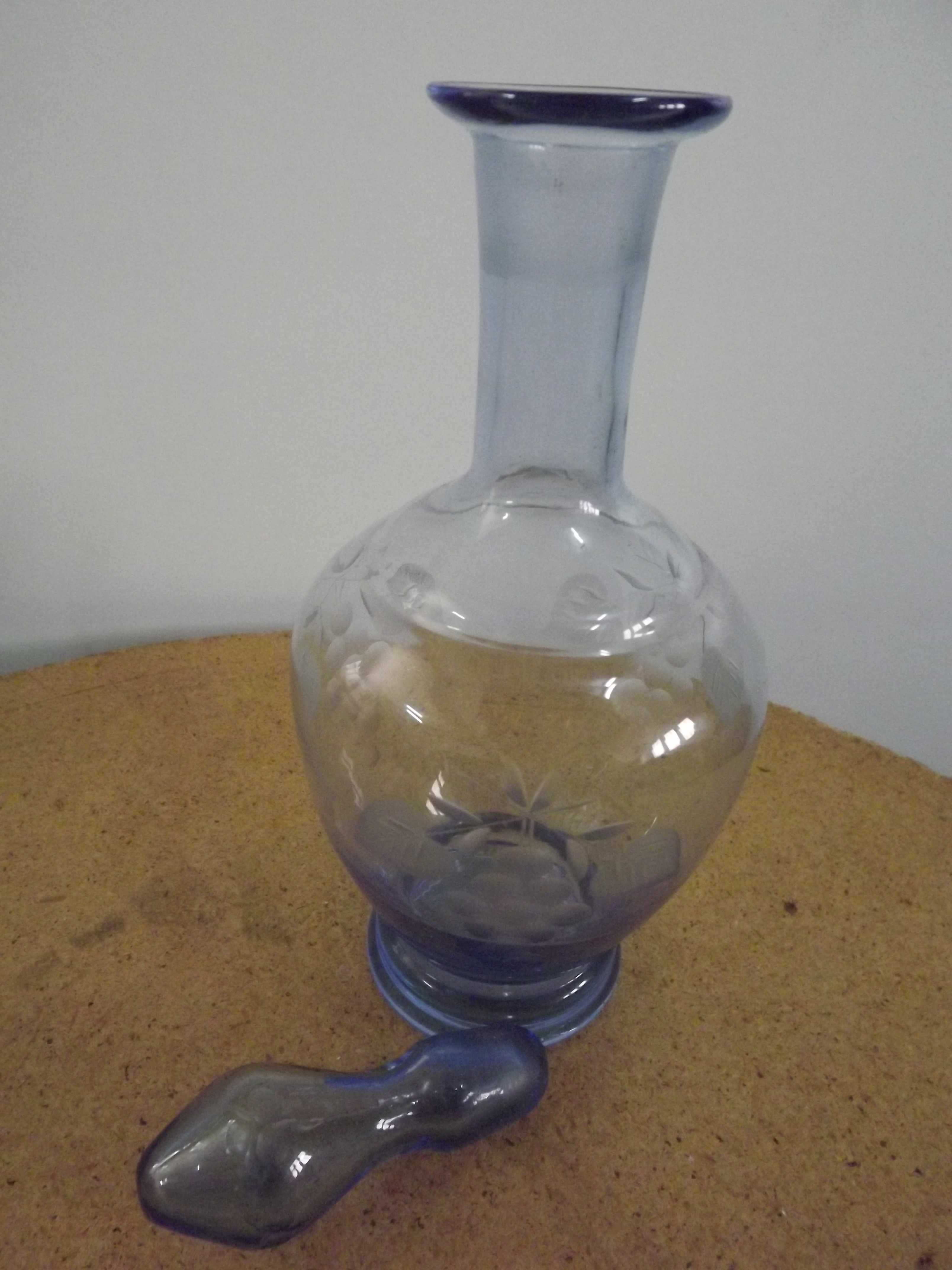 Garrafa Vintage com tampa em vidro azul