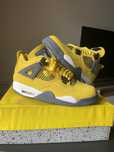 Tênis Nike Air Jordan 4 - Yellow Lighting (2021)