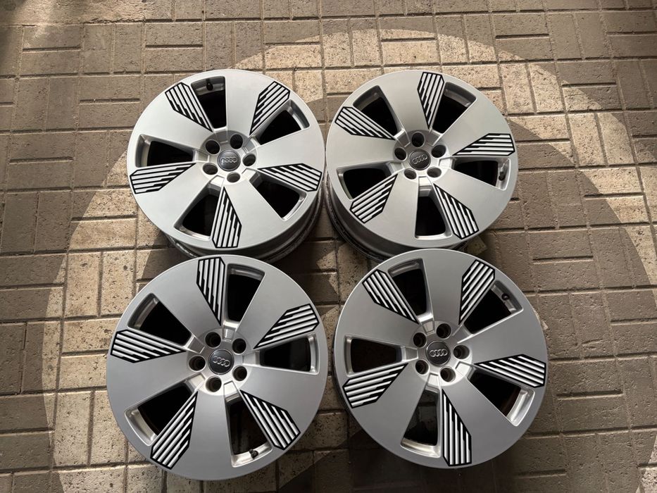 Комплект дисків оригінал R19 Audi e-tron Q5 Q7 Q8 Volkswagen Id4 5x112