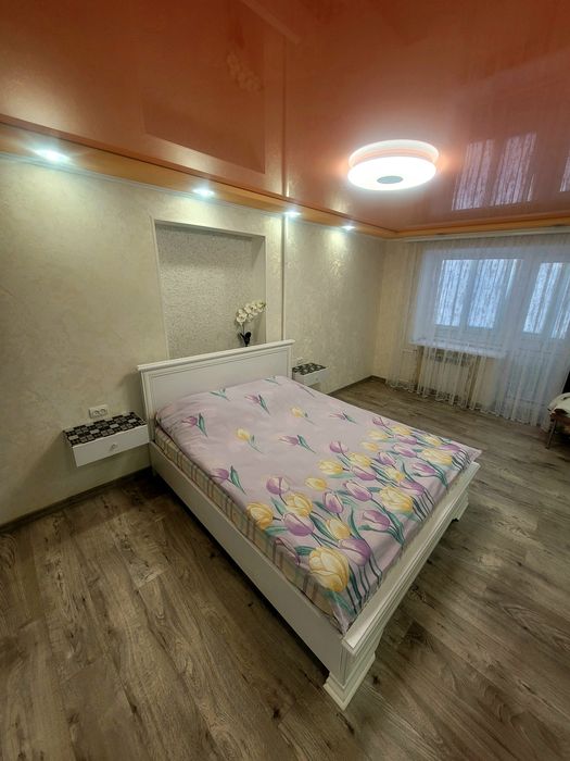 ЦЕНТР. Квартира- студия  посуточно.