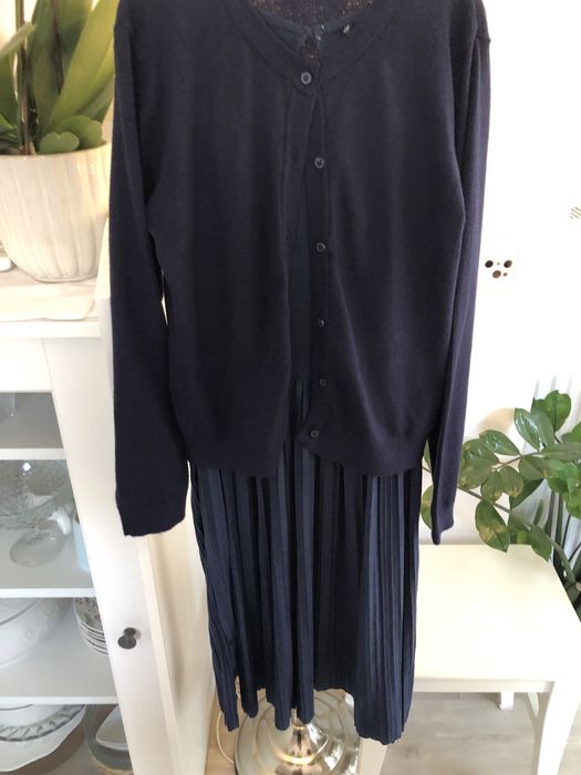 Granatowa sukienka plisowana Carry - XS/34- 35