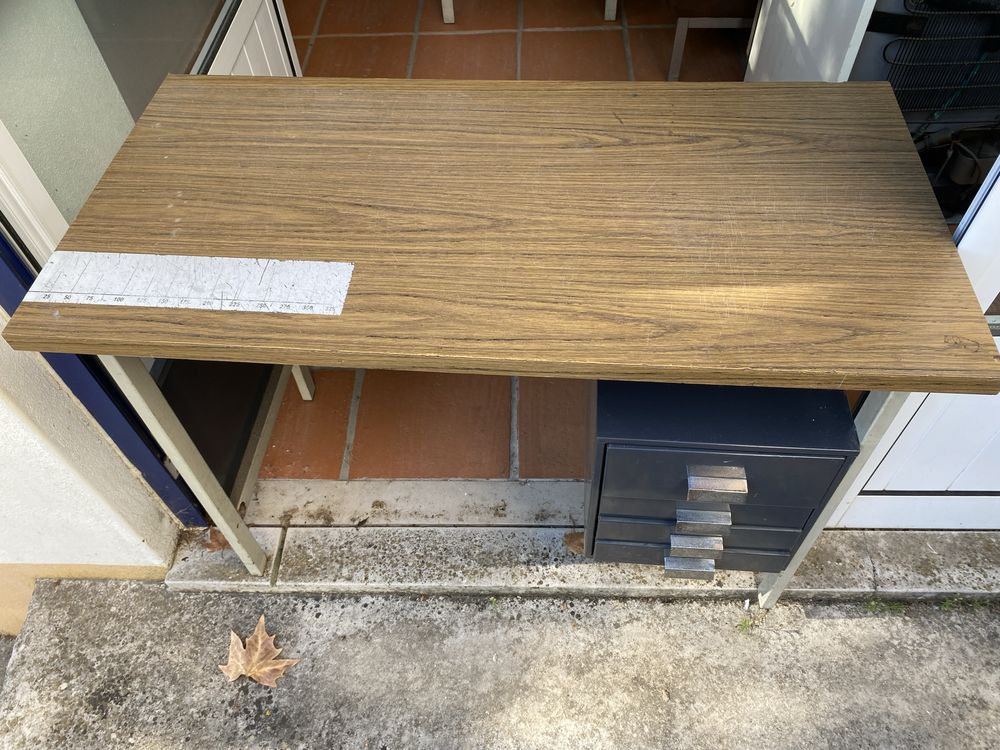 Secretaria com gavetas