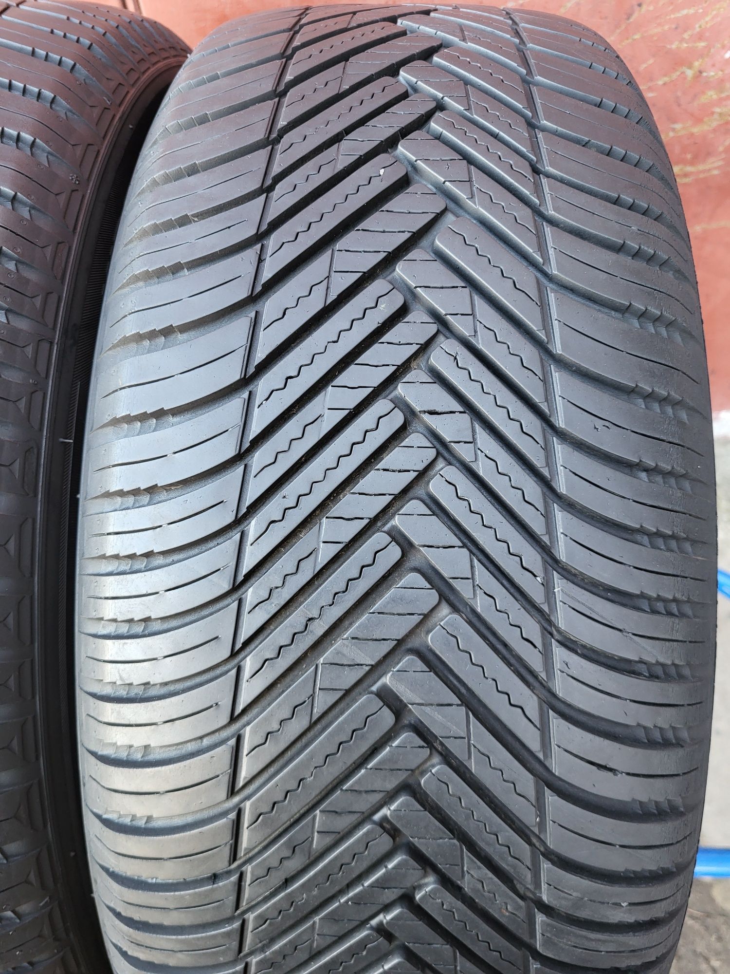 235/50/18 R18 Hankook Kinergy 4S 2шт ціна за 1шт шини