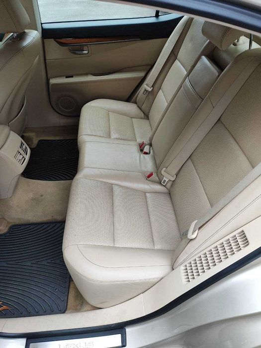 Продам Lexus ES 2012