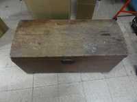 Arca / Baú de madeira vintage para arrumação com 86 x 39 x 42cm