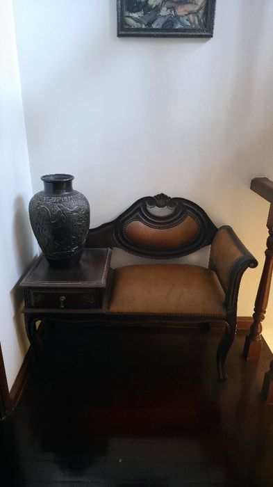 Namoradeira Antiga Vitoriana com Mesa Lateral e Gaveta - Peça Única