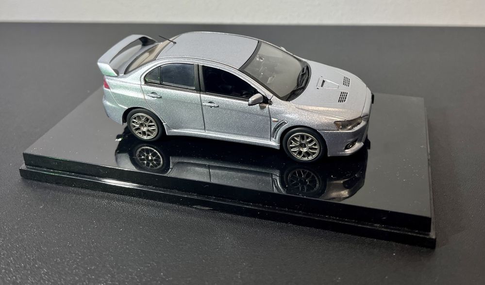 Модель Mitsubishi Lancer Evo X 1/43