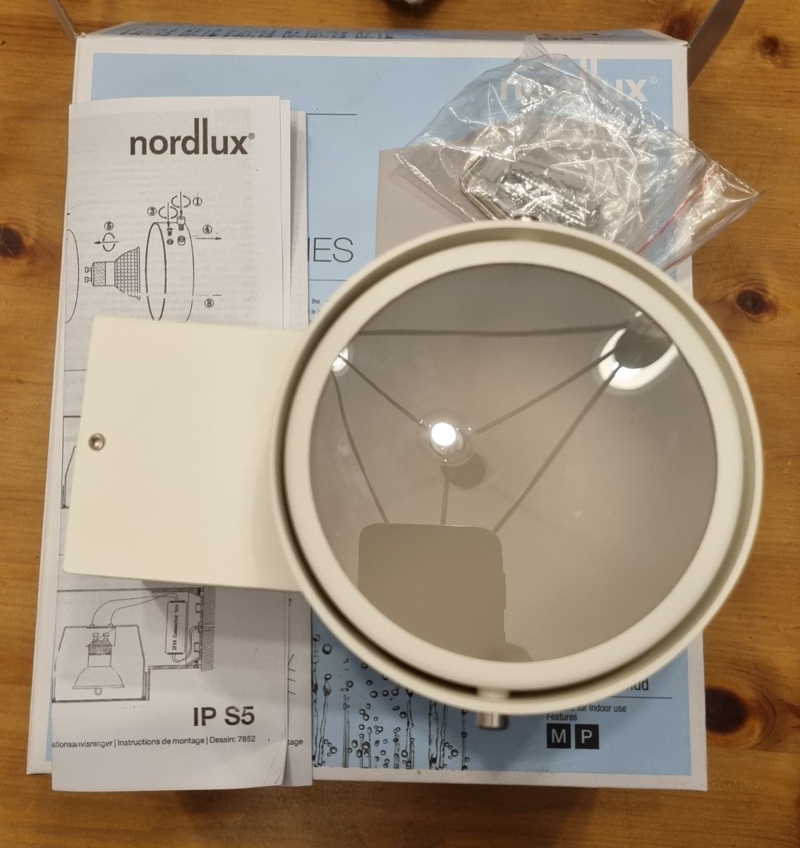 Nowa lampa kinkiet Nordlux IP S5, biała, GU10, IP44, 8W