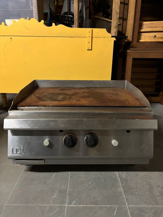Grelhador a gás em inox - pouco usado