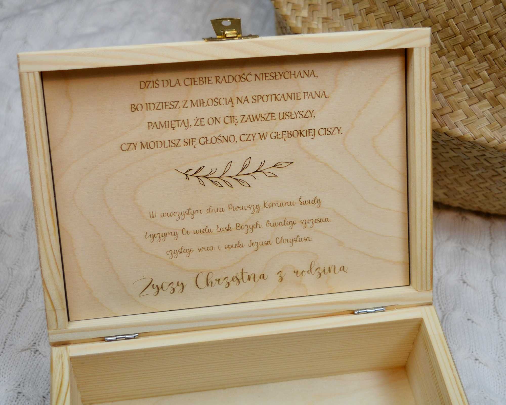 Drewniane Grawerowane Pudełko Pamiątka Komunii Świętej
