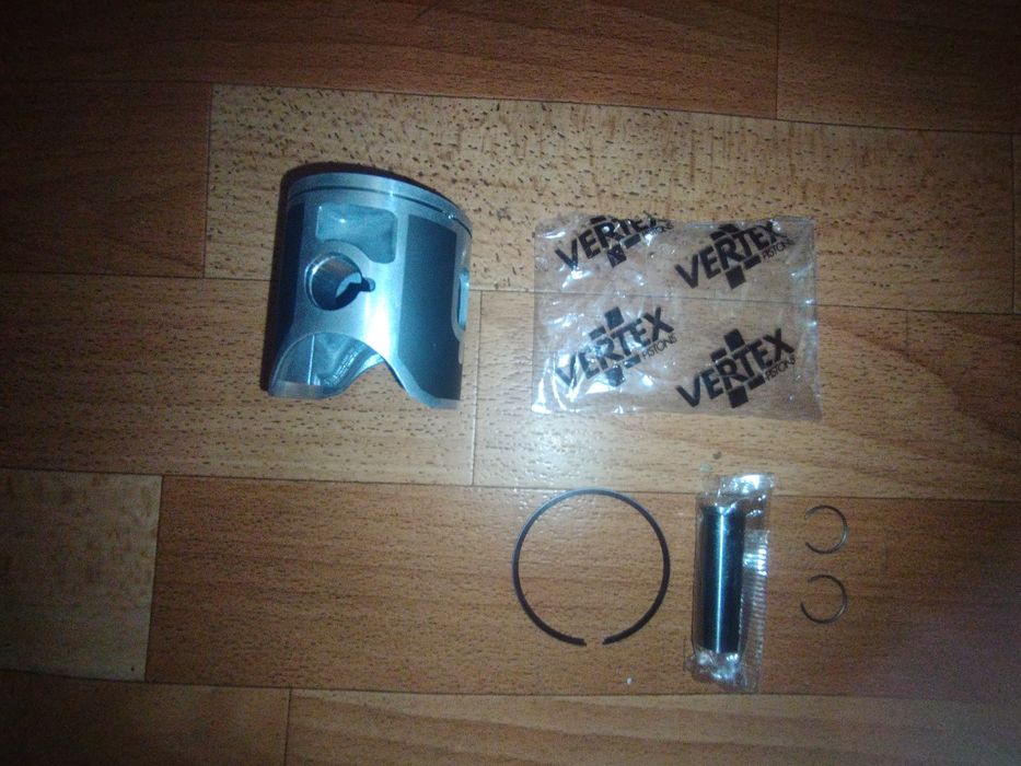 Продам поршень VERTEX