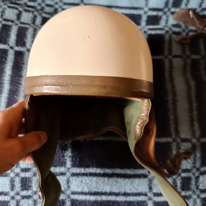 Kask duży Orzeszek z epoki PRL-u