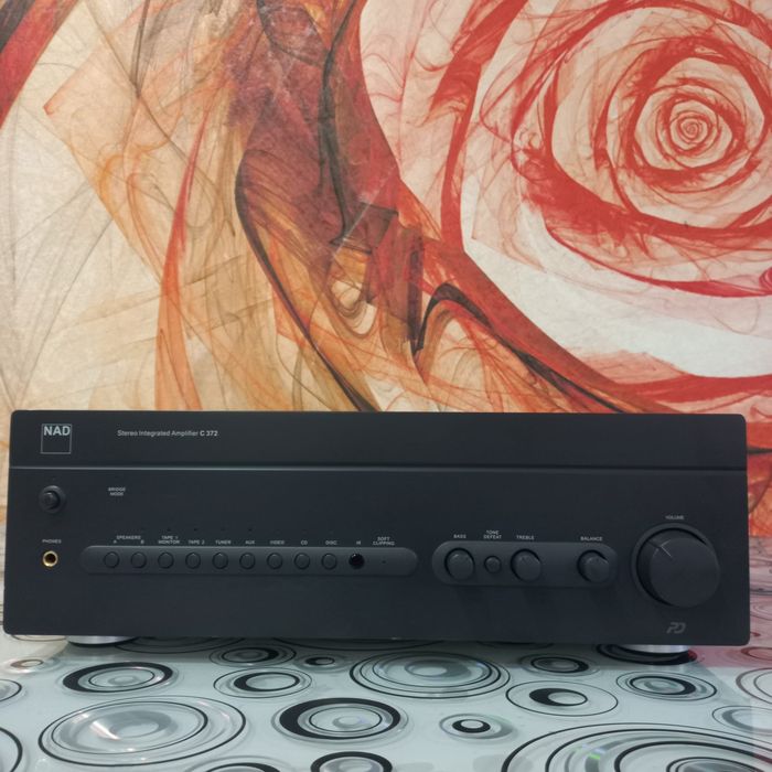 NAD C 372   підсилювач