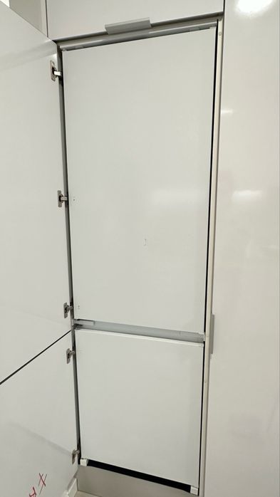 Frigorífico embutido Zanussi