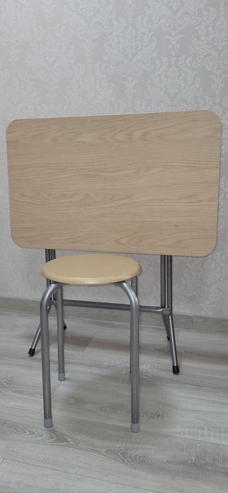 Столик  складний 80/50 з стільчиком.
