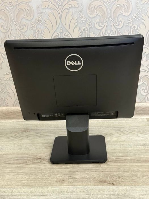 Монітор квадратний Dell 17"