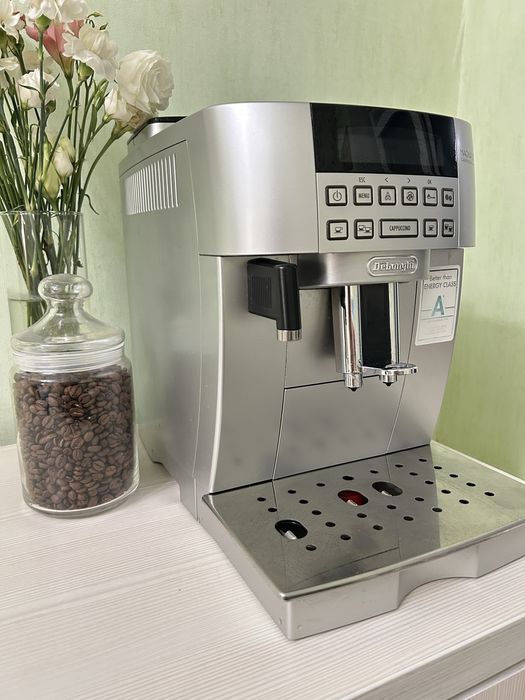Продам кавомашинку Delonghi в доброму стані