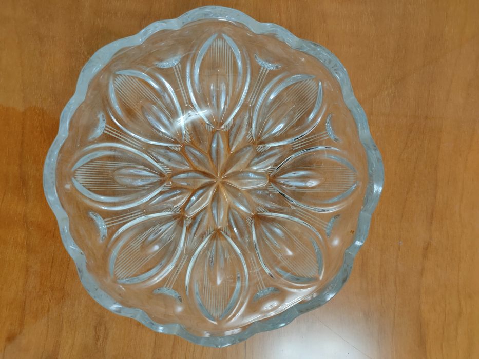 Салатники хрустальные киевского завода художественного стекла.