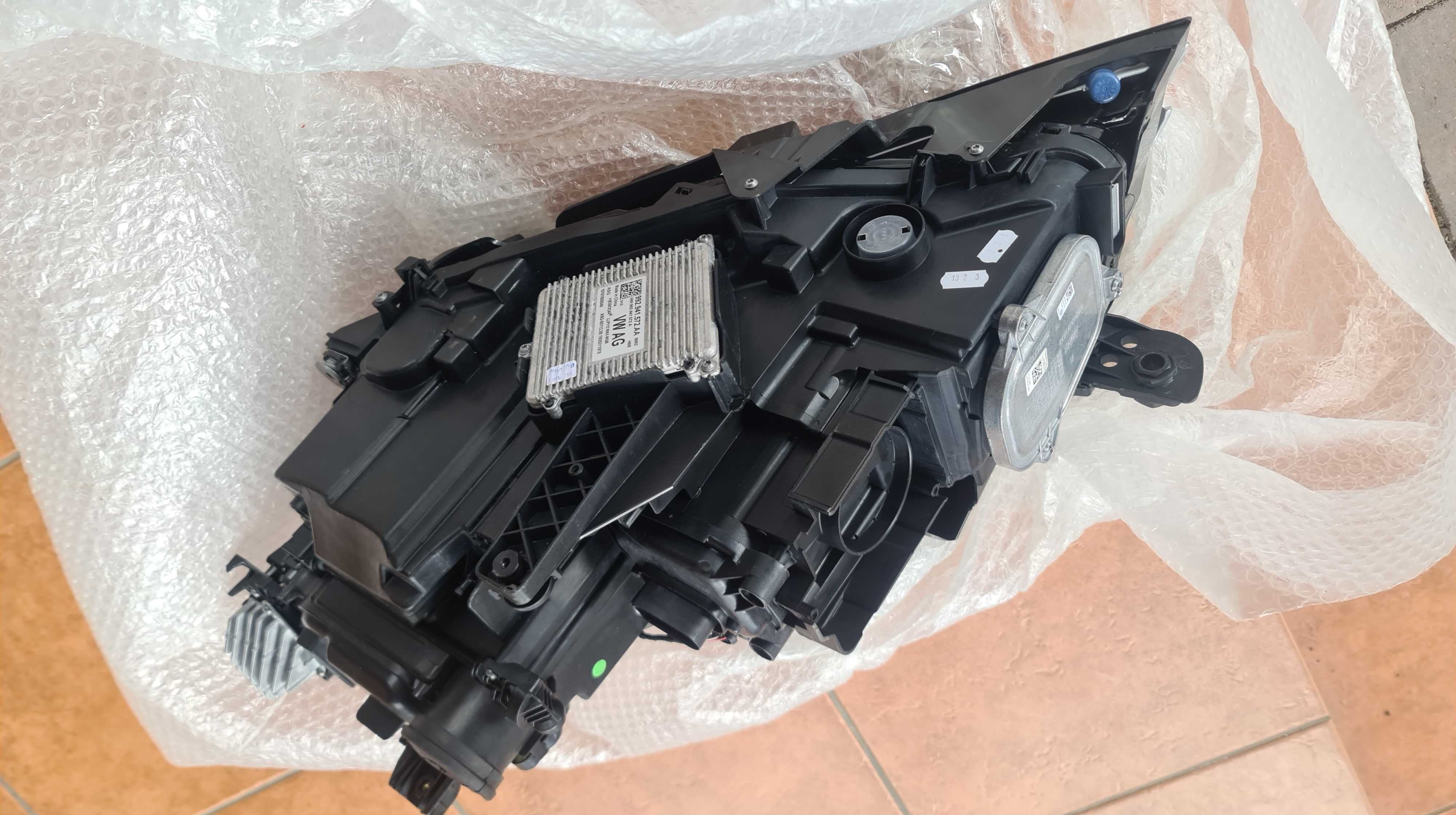 VW Arteon Passat b8 IQlight фари оптика matrix led установка