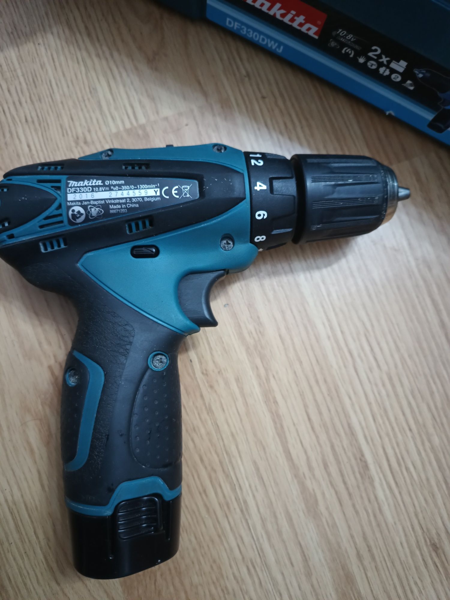 Wkrętarka akumulatorowa Makita DF330DWJ 10.8V