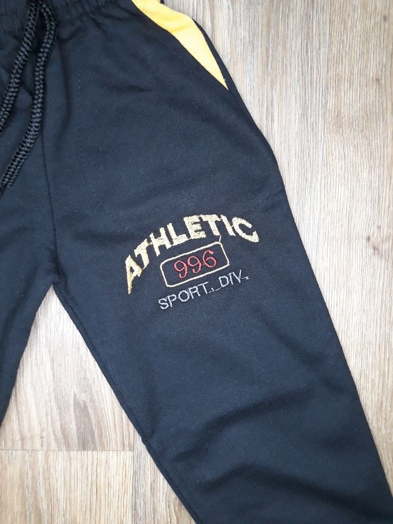 Б/У в идеальном состоянии спортивные штаны 10 лет (134-140 см.)