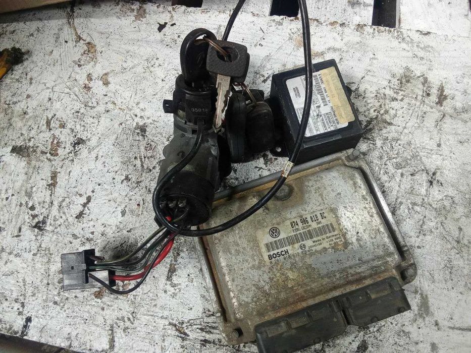 VW LT 2.5 TDI Блок управління двигуном074 906 018 BC