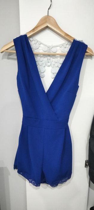 Macacão azul e branco