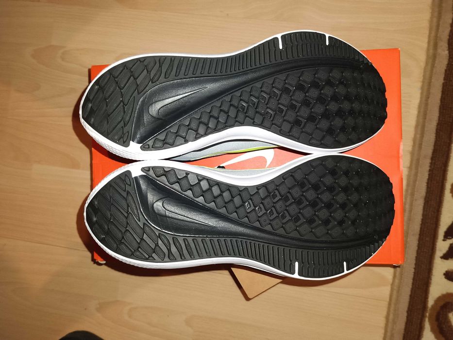 Nike Winflo 10 buty do biegania Pegasus adidasy