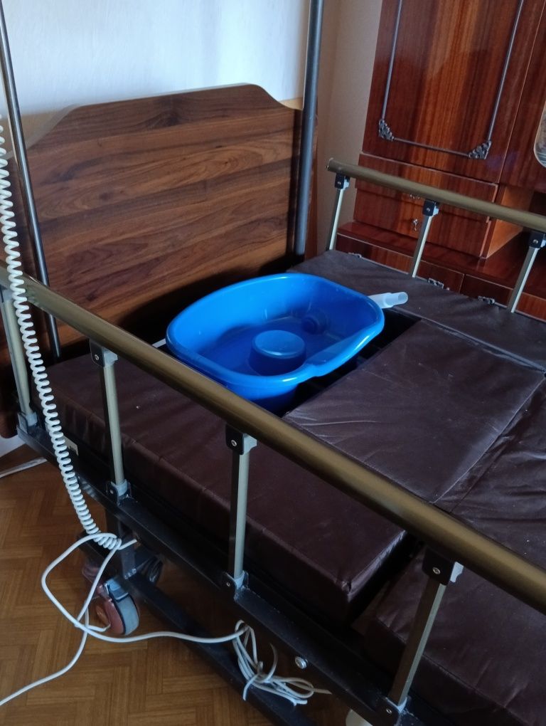 Ліжко для лежачих хворих