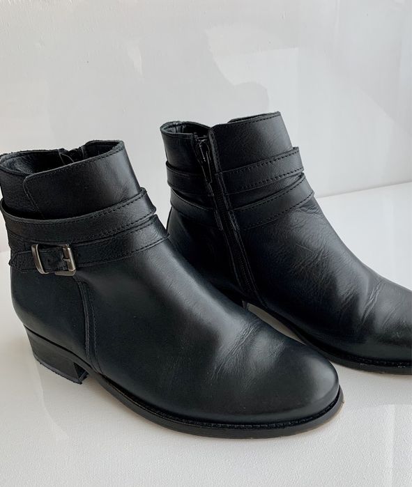Bota de cano baixo - preto