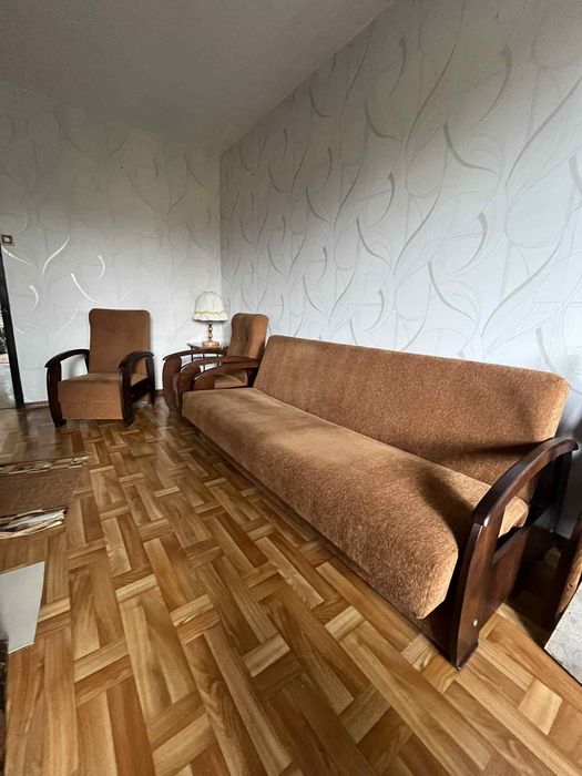 Sofa plus dwa fotele.