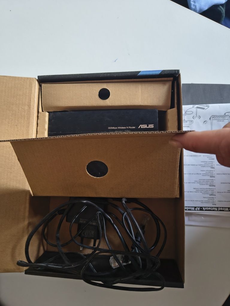 Router wifi czarny