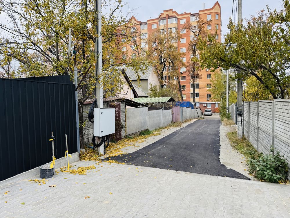 БЕЗ КОМІСІЇ,  готовий дуплекс в заселеному районі, Новооскольська, 45