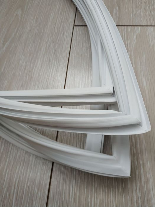 Beko Уплотнительная резина 980x580mm холодильной камеры

Если вашей мо