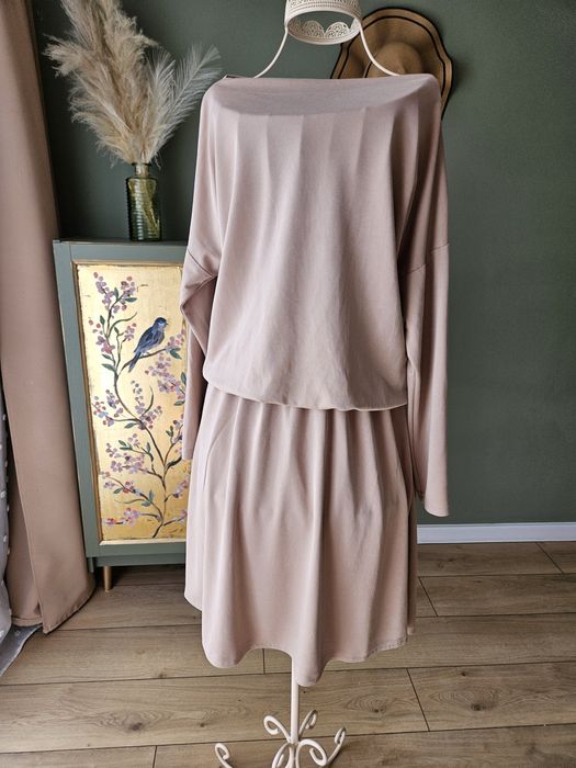 Urocza sukienka damska z gumką w pasie - Made in Italy! Nude uniwersal